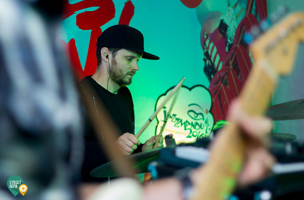 jazzmandu-lyrics-born-6