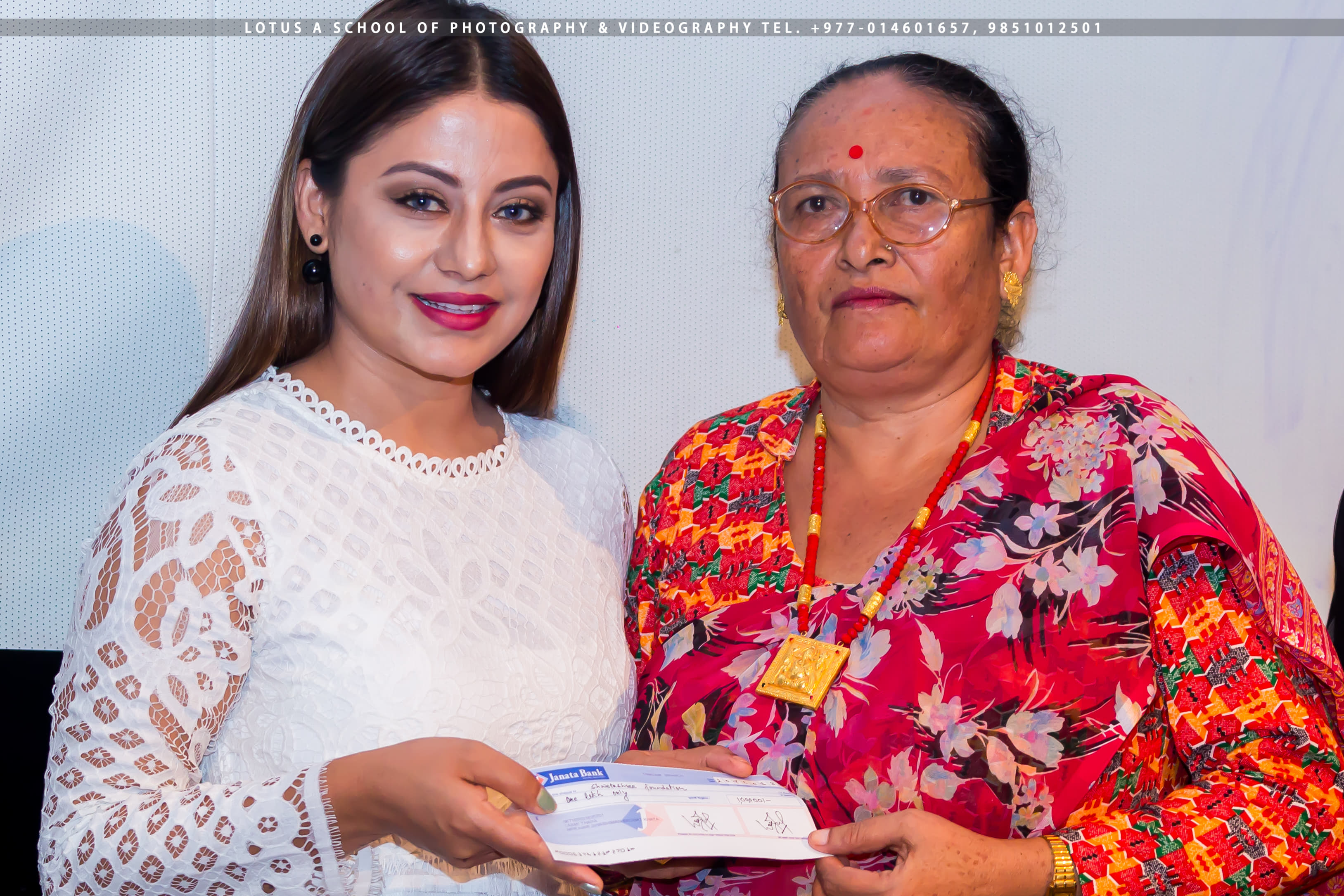 THEATRE ARTIST NANI THAPA DONATES 1LAKH TO "UNIFIED MODEL MAJHI COLONY" 
